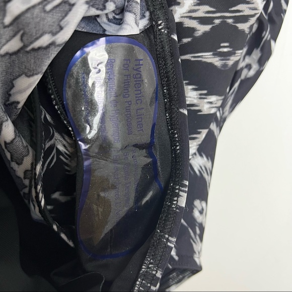 NEW MIRACLESUIT Labyrinth Sanibel Underwire One Piece Swimsuit - Picture 8 of 8